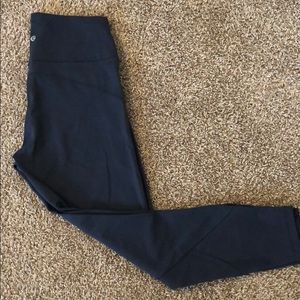 Lululemon In Movements 7/8, charcoal/blue leggings